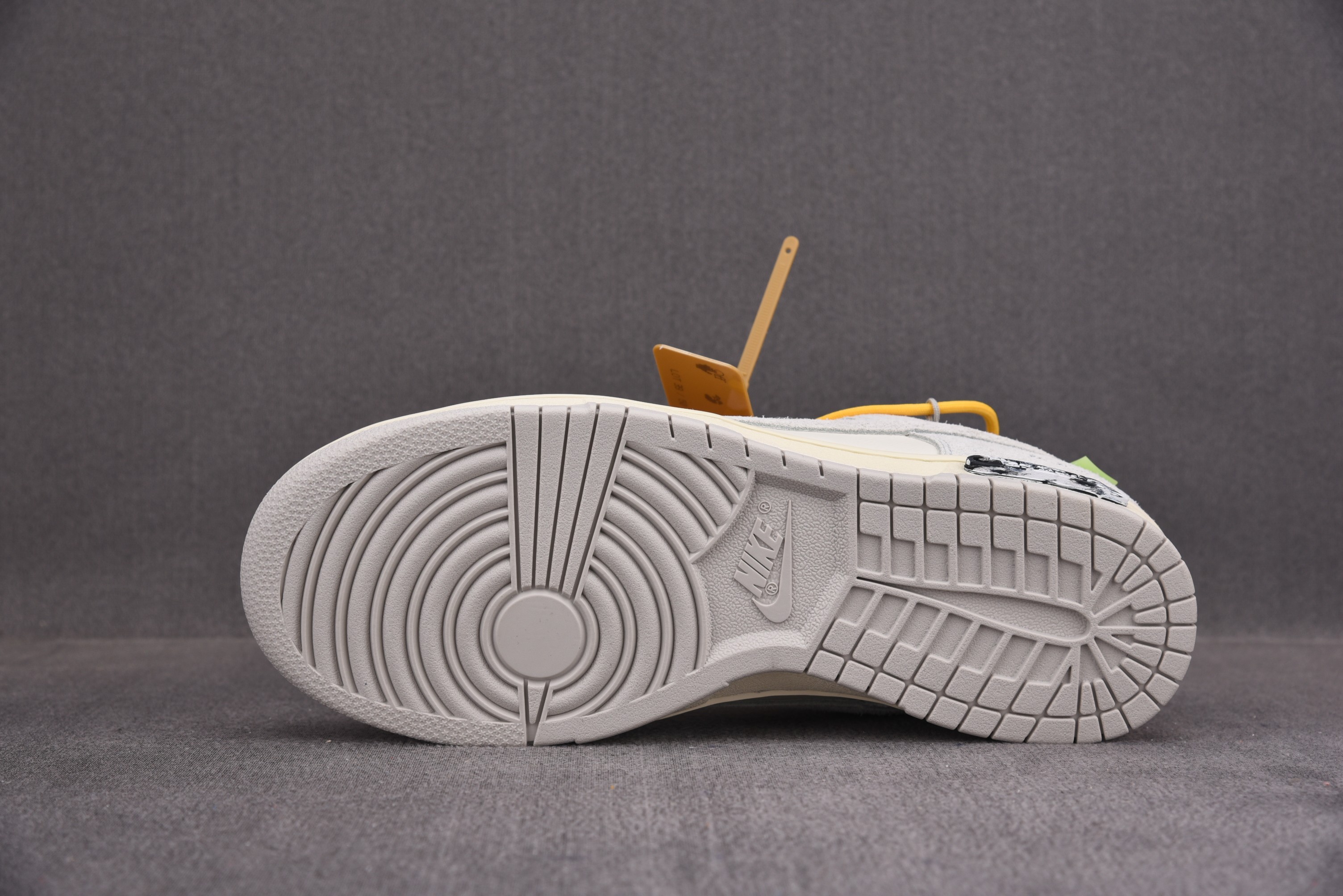 Nike Dunk Low   Lot 39