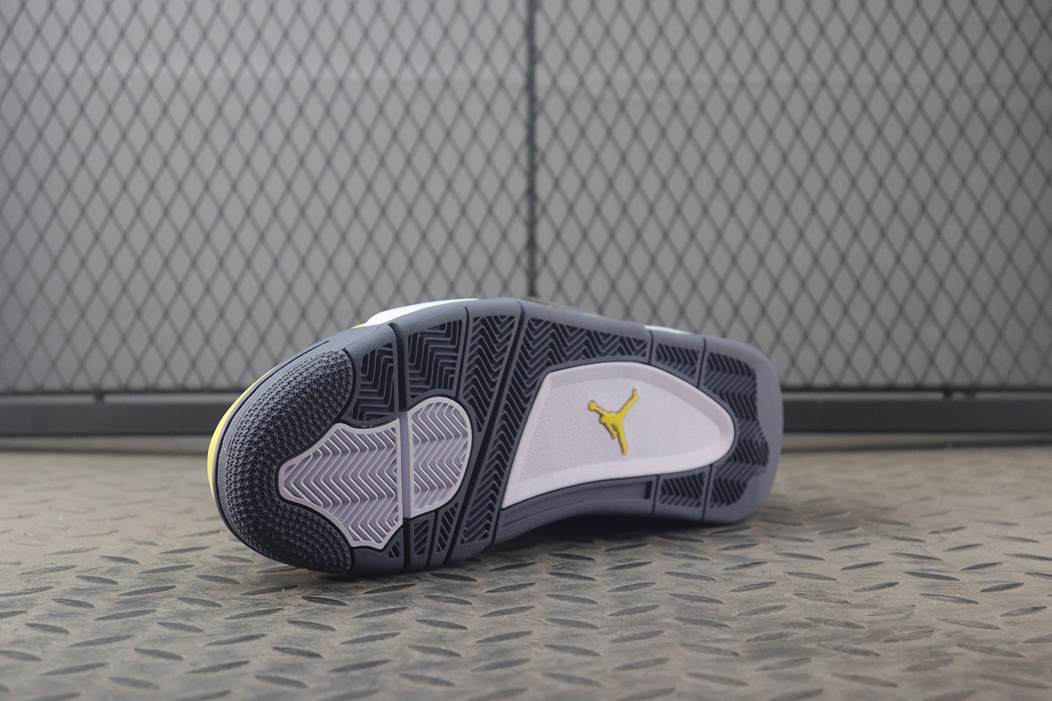 Jordan 4 Retro Lightning