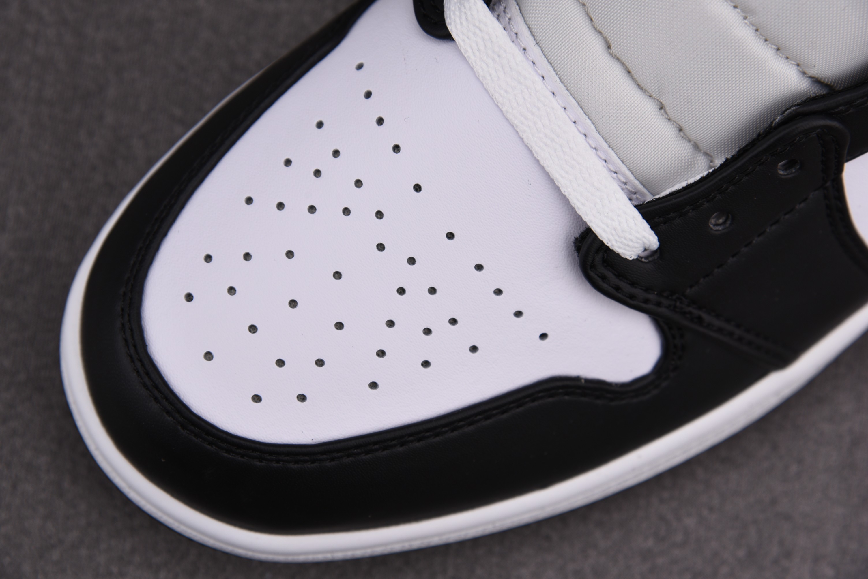 Jordan 1 Mid Heat Reactive