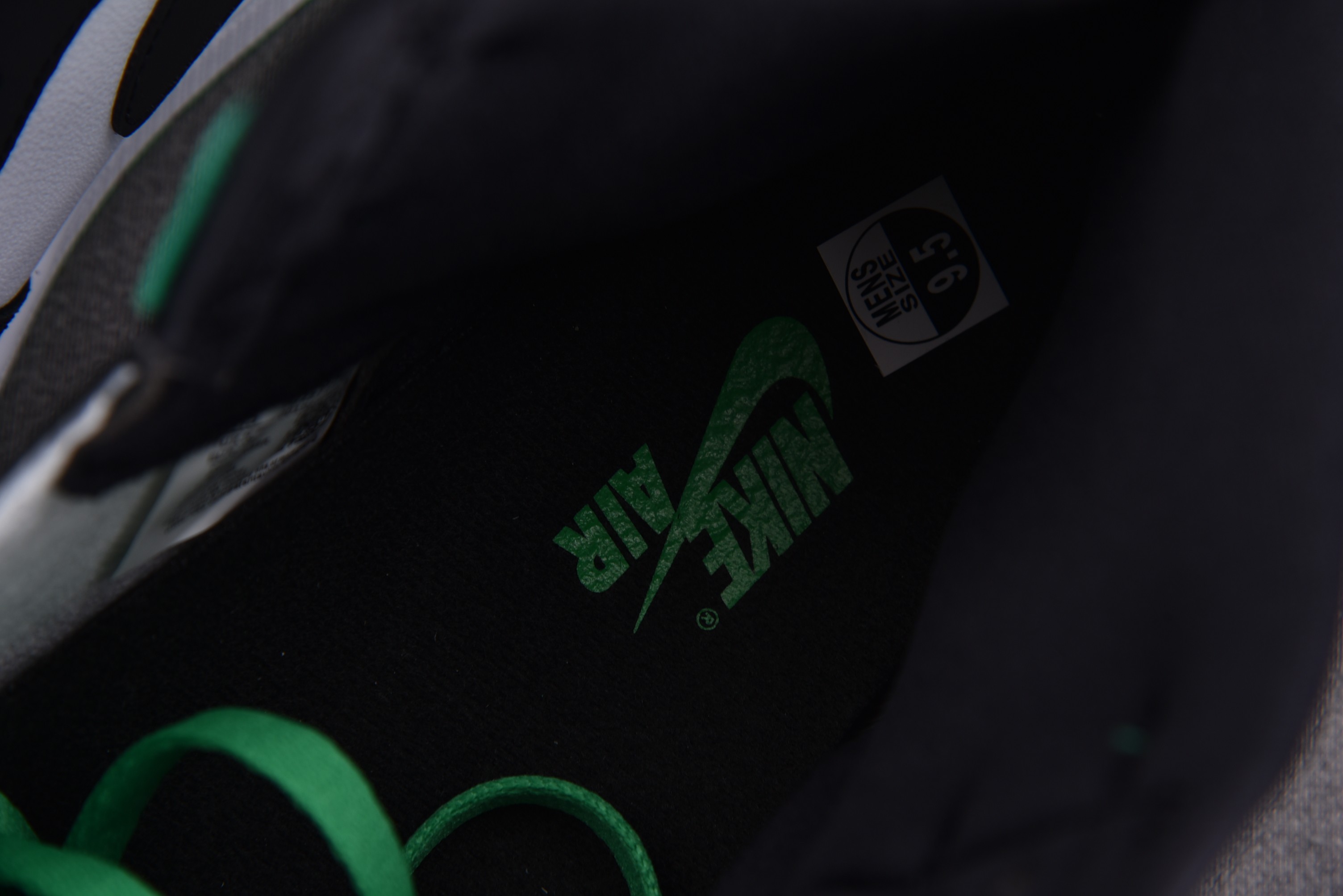 Jordan 1 Retro High OG Lucky Green