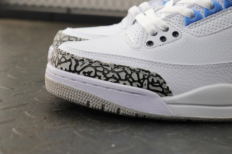 Air Jordan 3 UNC