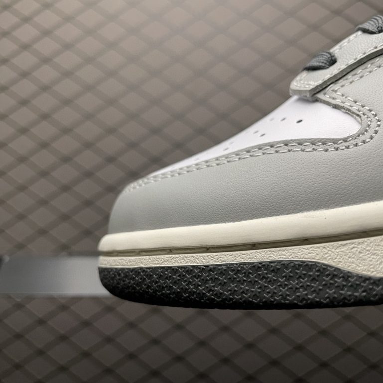 Dunk Low Light Smoke Grey (Women’s)