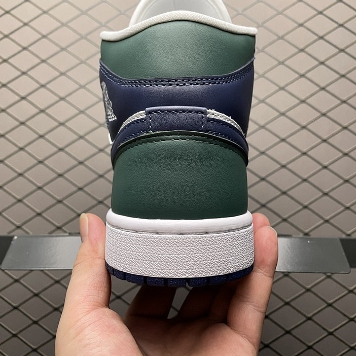 Air Jordan 1 Mid SE Seahawks (W)