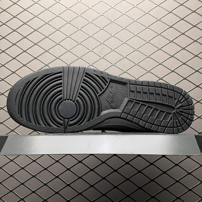 Dunk Low Retro White Black Panda (2021)