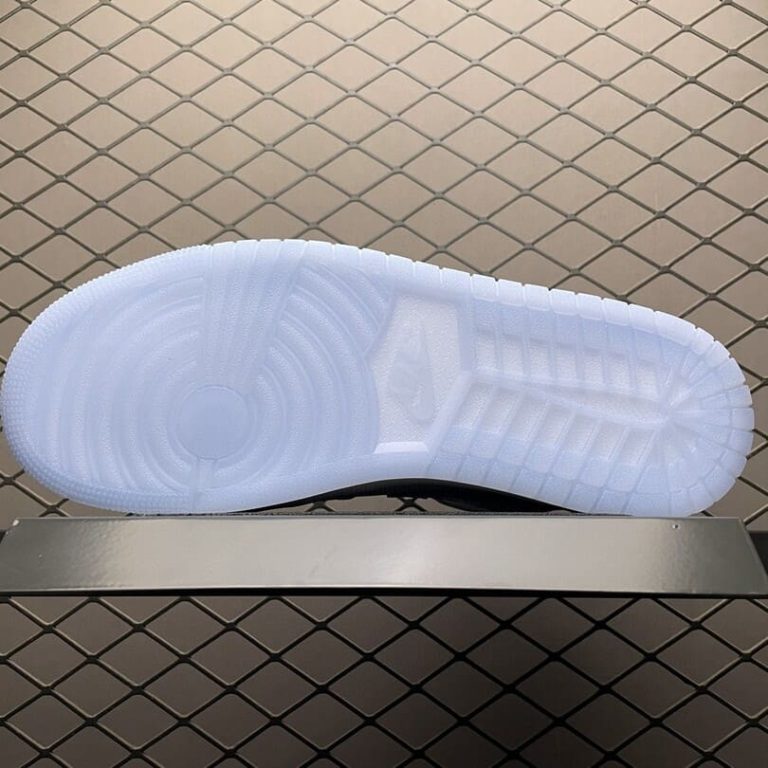 Air Jordan 1 Mid SE Ice Blue (2023)