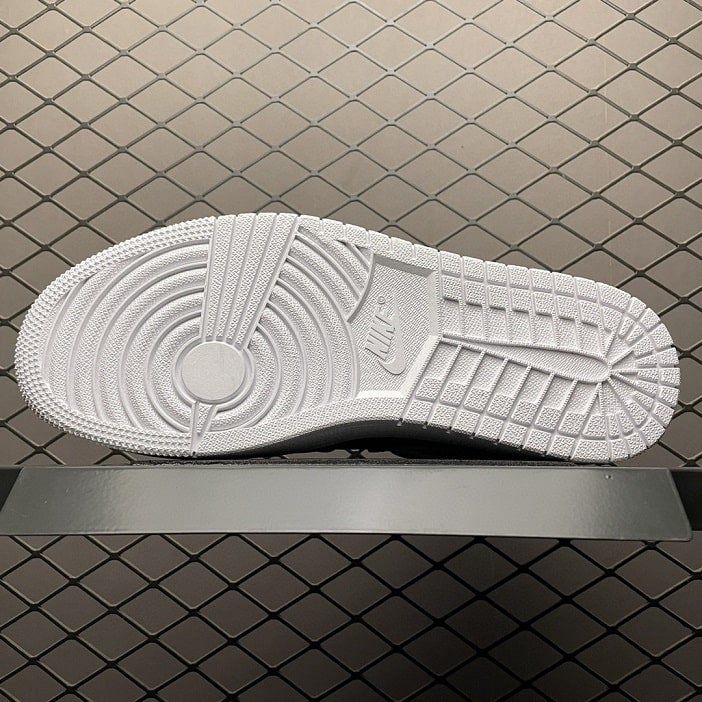 Air Jordan 1 Retro Mid Obsidian White