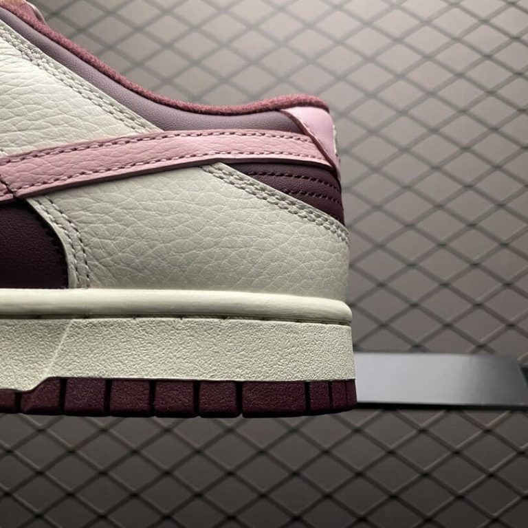 Dunk Low Retro PRM Valentine’s Day (2023)