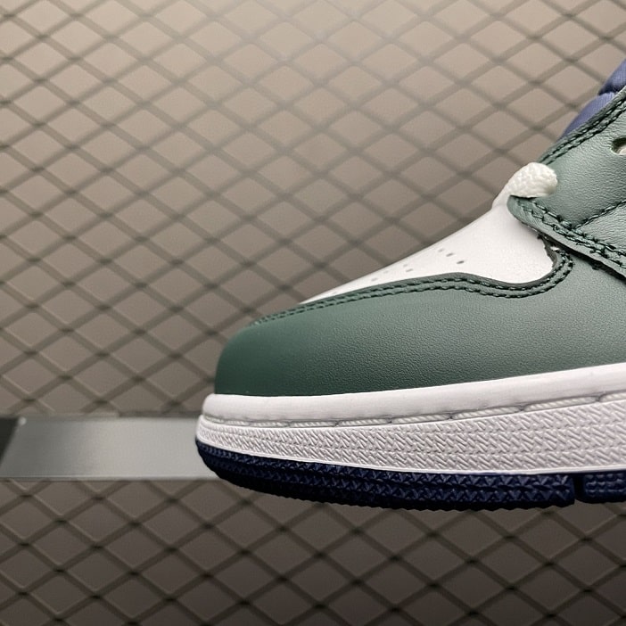 Air Jordan 1 Mid SE Seahawks (W)