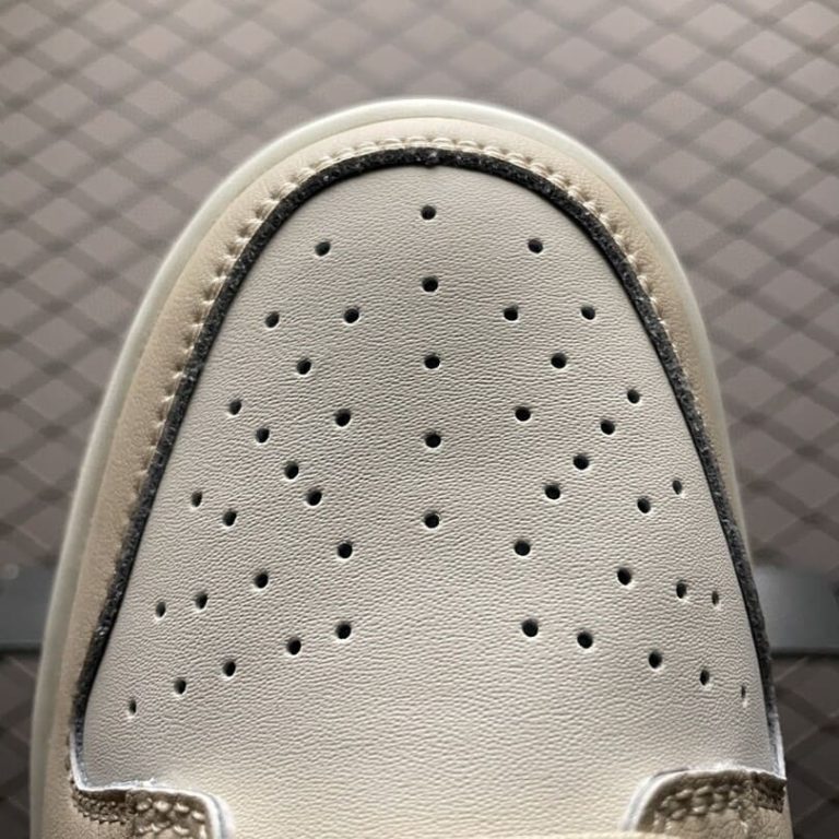 Dunk Low Phantom Metallic Gold (Women’s)