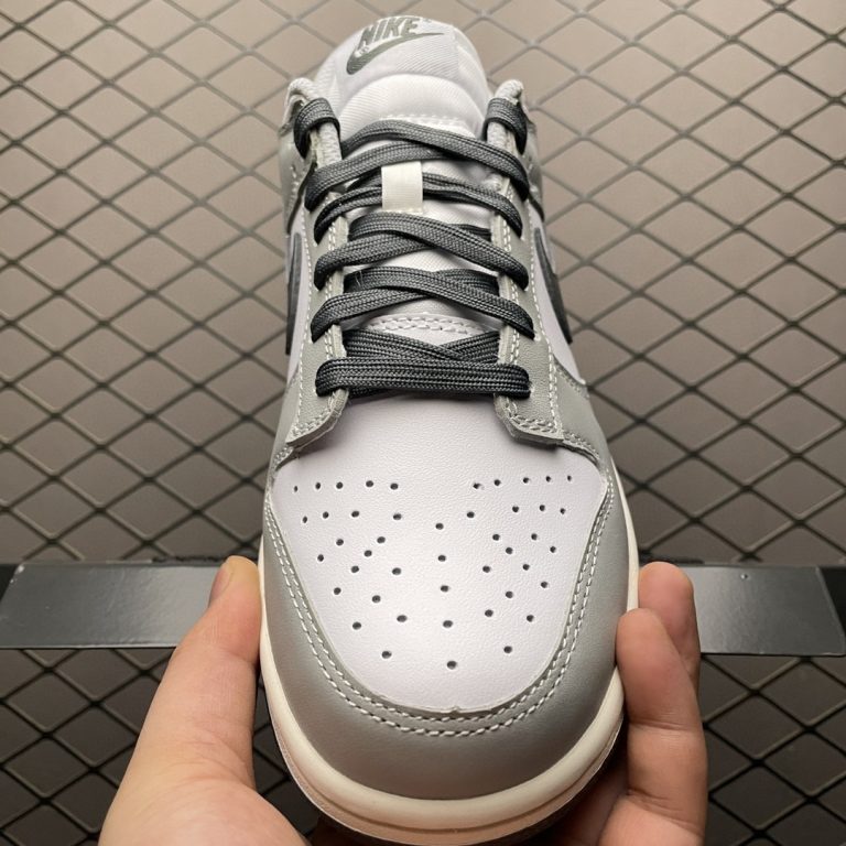 Dunk Low Light Smoke Grey (Women’s)