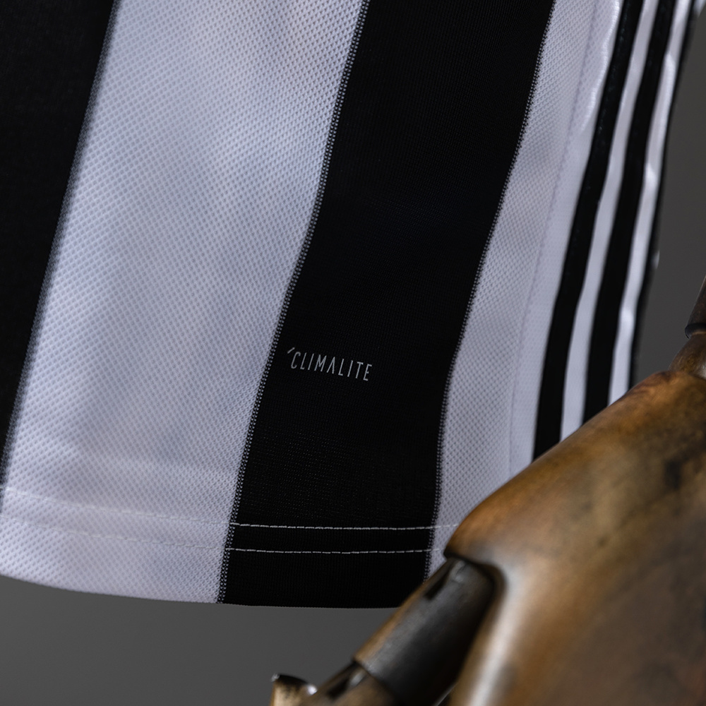 Juventus 2017/18 Home Retro Jersey – Vintage Replica Football Soccer Shirt – S–XXL