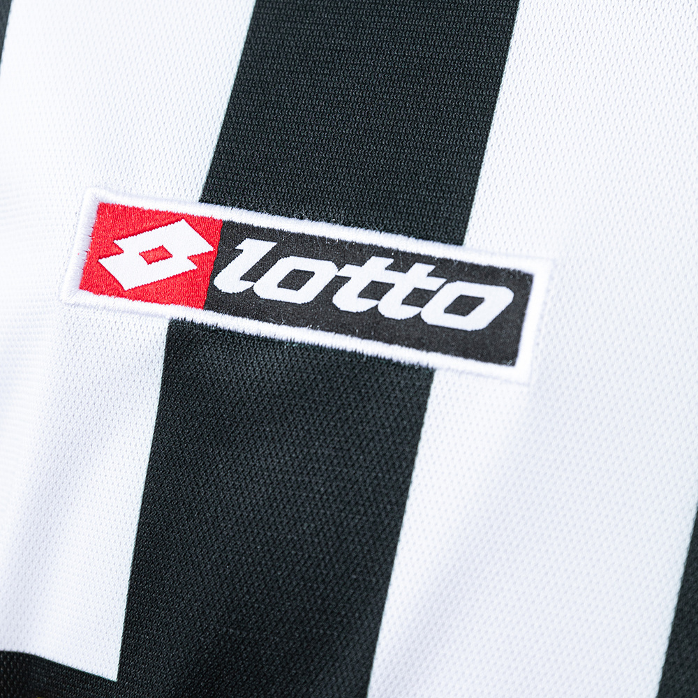 Juventus 2001/02 Home Retro Jersey – Vintage Replica Football Soccer Shirt – S–XXL