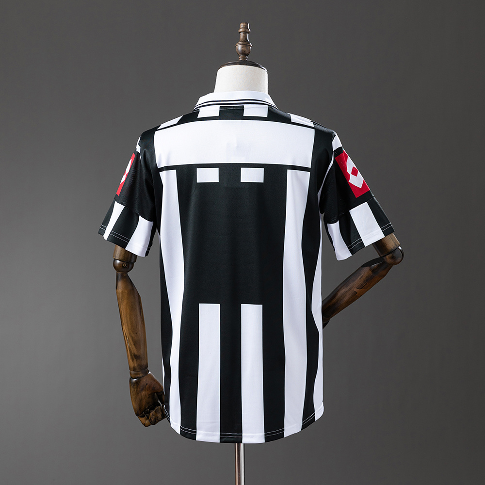 Juventus 2001/02 Home Retro Jersey – Vintage Replica Football Soccer Shirt – S–XXL