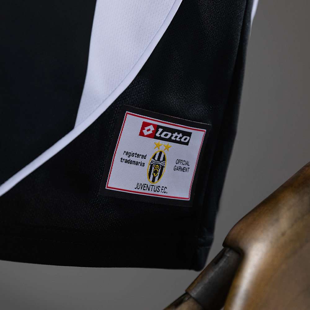 Juventus 2002/03 Home Retro Jersey – Vintage Replica Football Soccer Shirt – S–XXL