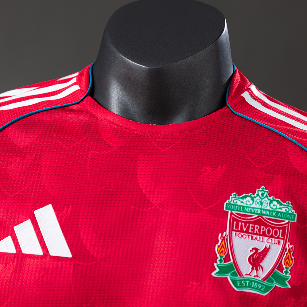 Liverpool 25/26 Team Logo Totem Special Edition Retro Player Version Jersey – Vintage Replica Football Soccer Shirt – S–3XL