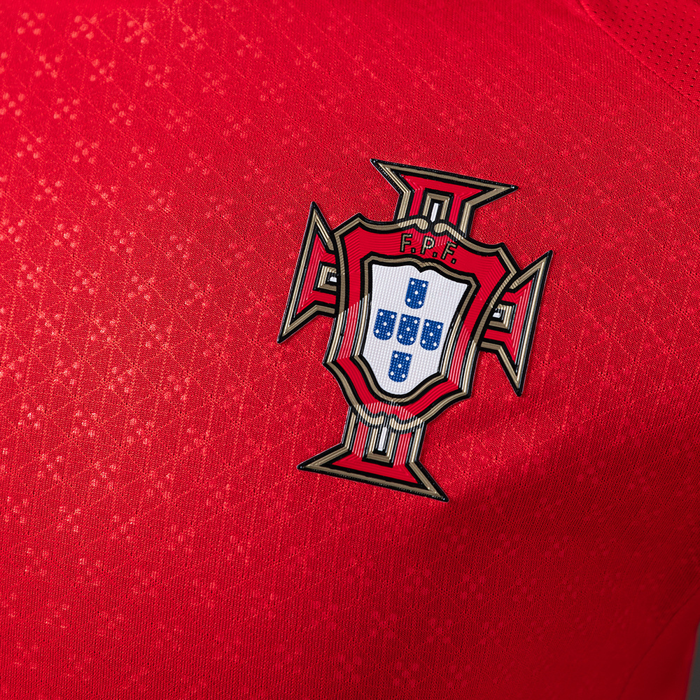 Portugal 2025 Home Long Sleeve Player Version Jersey – Replica Football Soccer Shirt – S–3XL