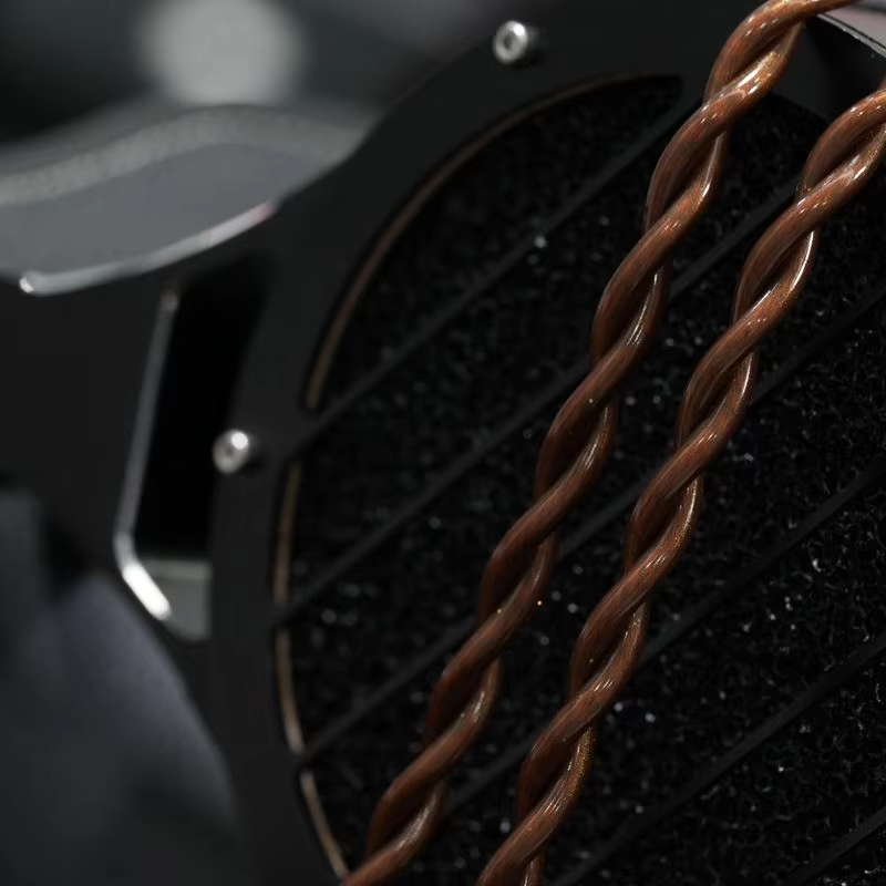 Headphones and headphone cables