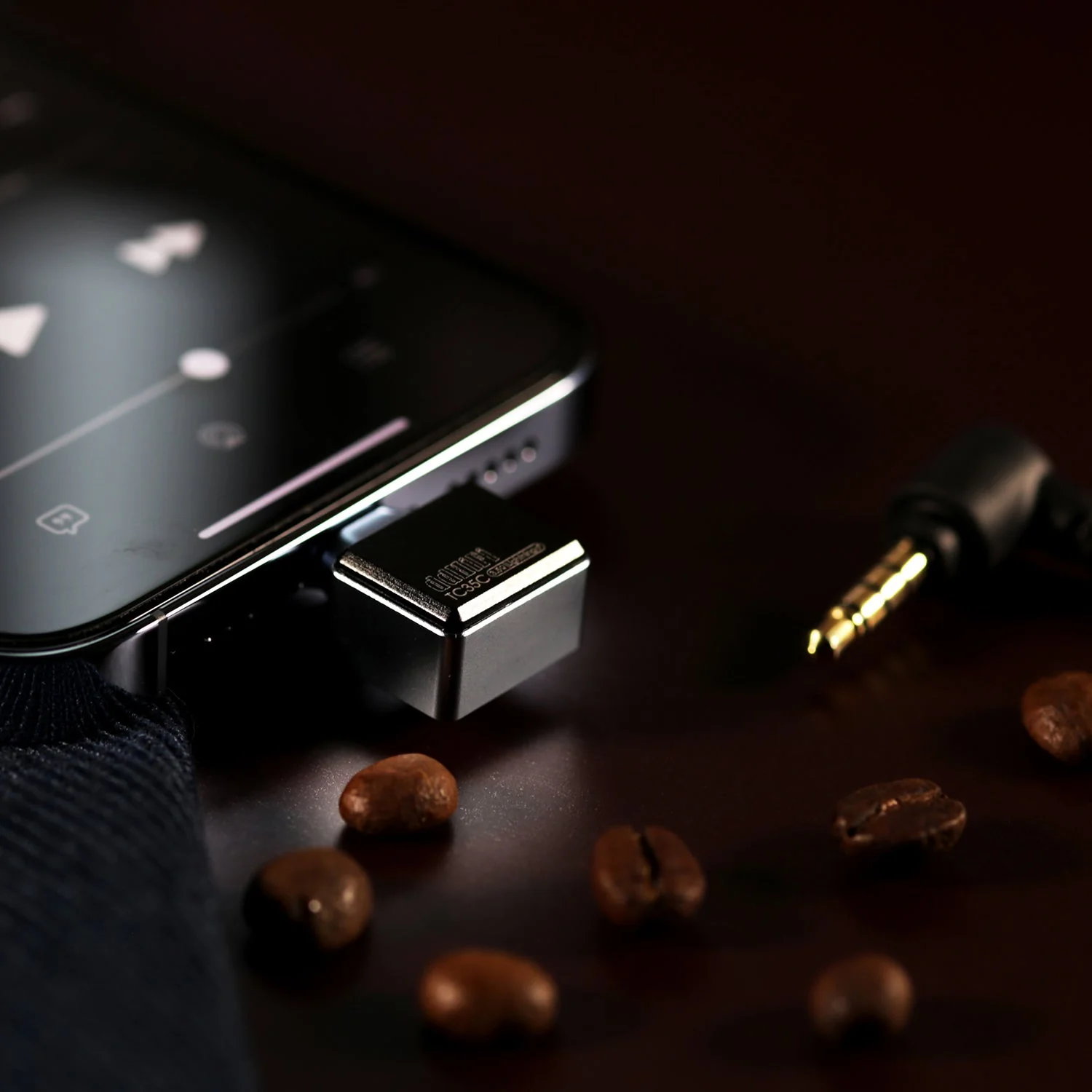 ddHiFi TC35C Lightning to 3.5mm Adapter - GreshamTech