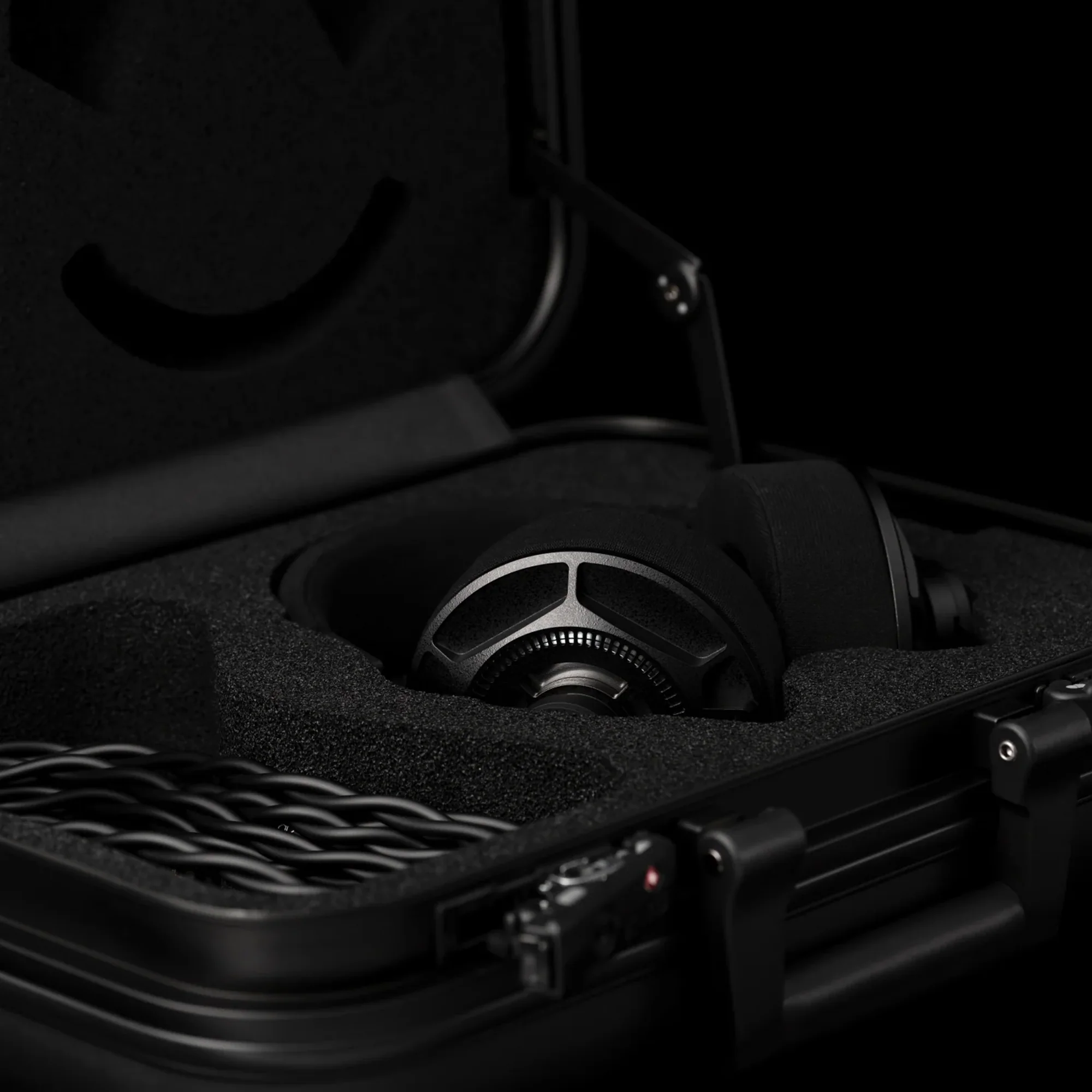 Final D8000 DC Edition Open Planar Magnetic Headphones - GreshamTech