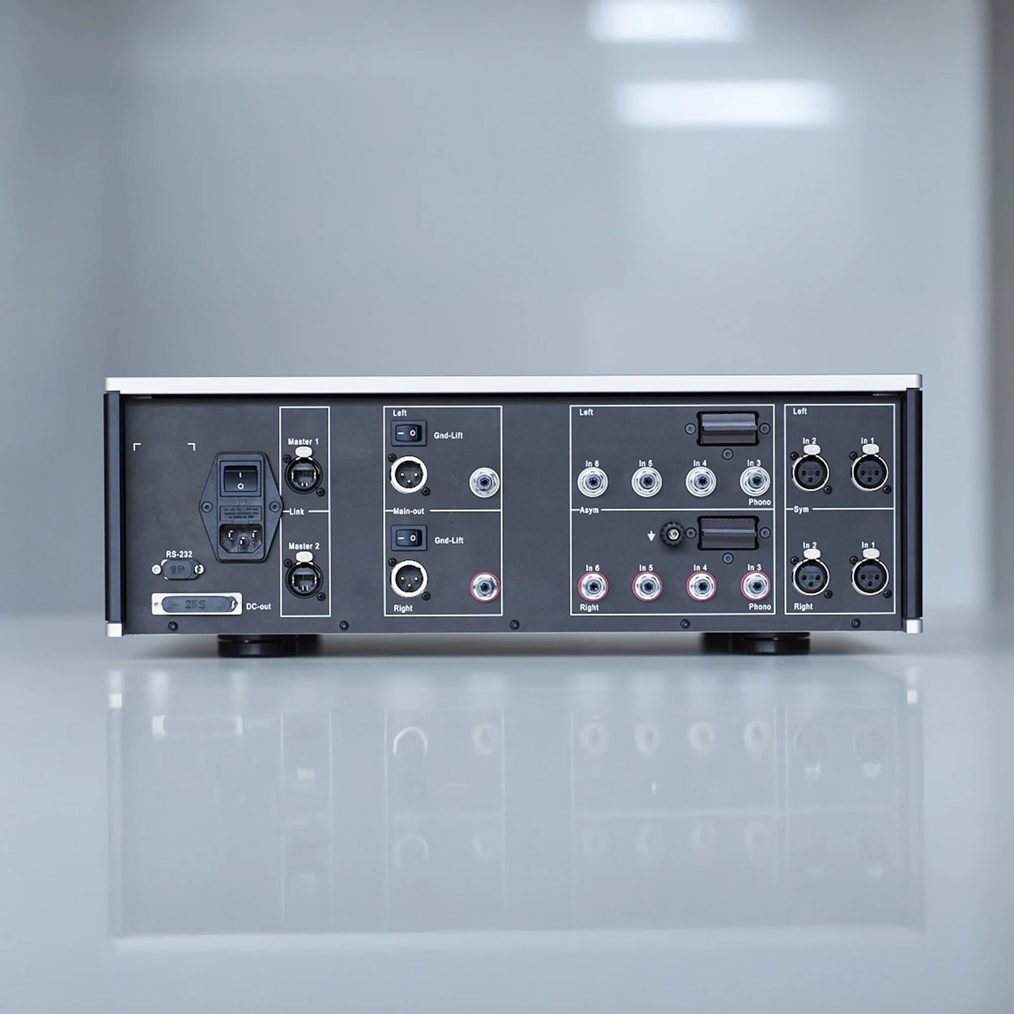 Soulution 725 Preamplifier - GreshamTech
