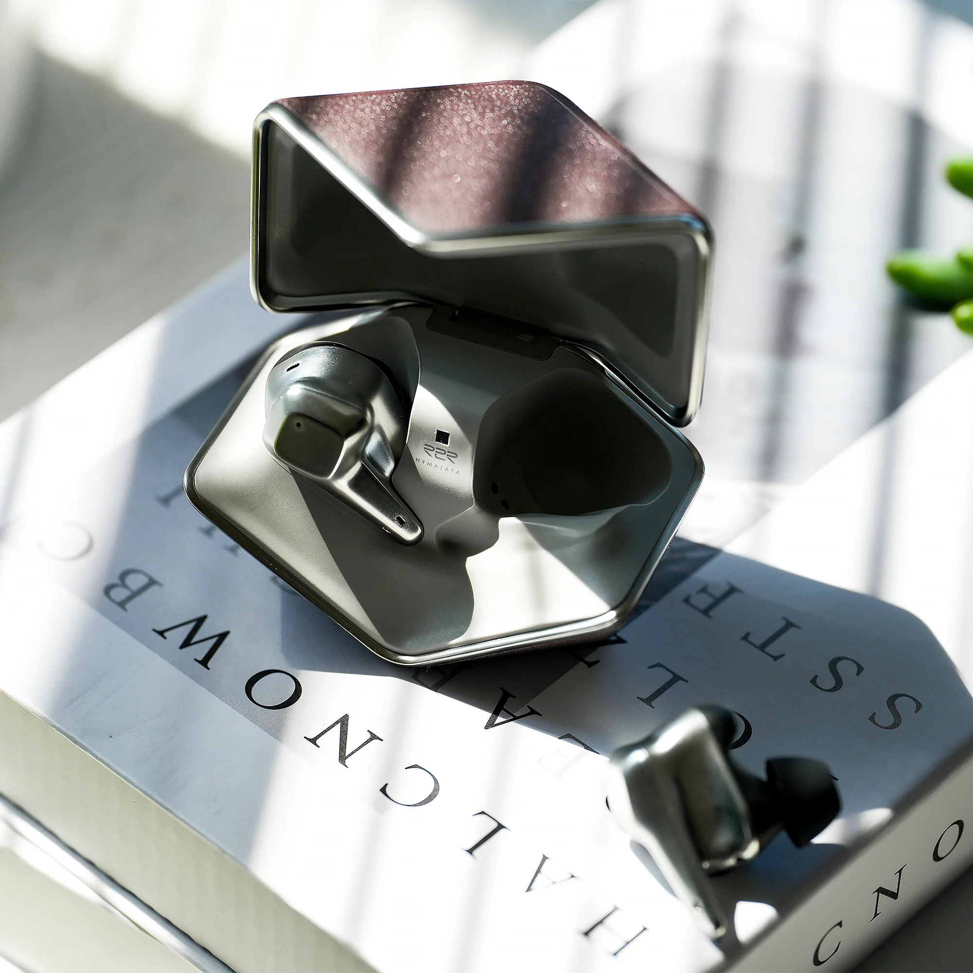 HIFIMAN Svanar Wireless LE In-Ear Headphones - GreshamTech