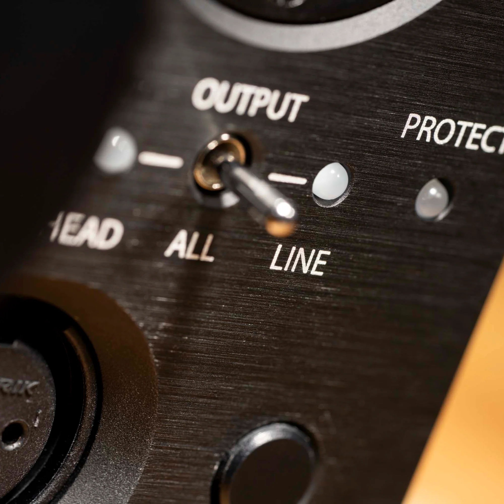 Violectric HPA V324 Desktop Headphone Amplifier - GreshamTech