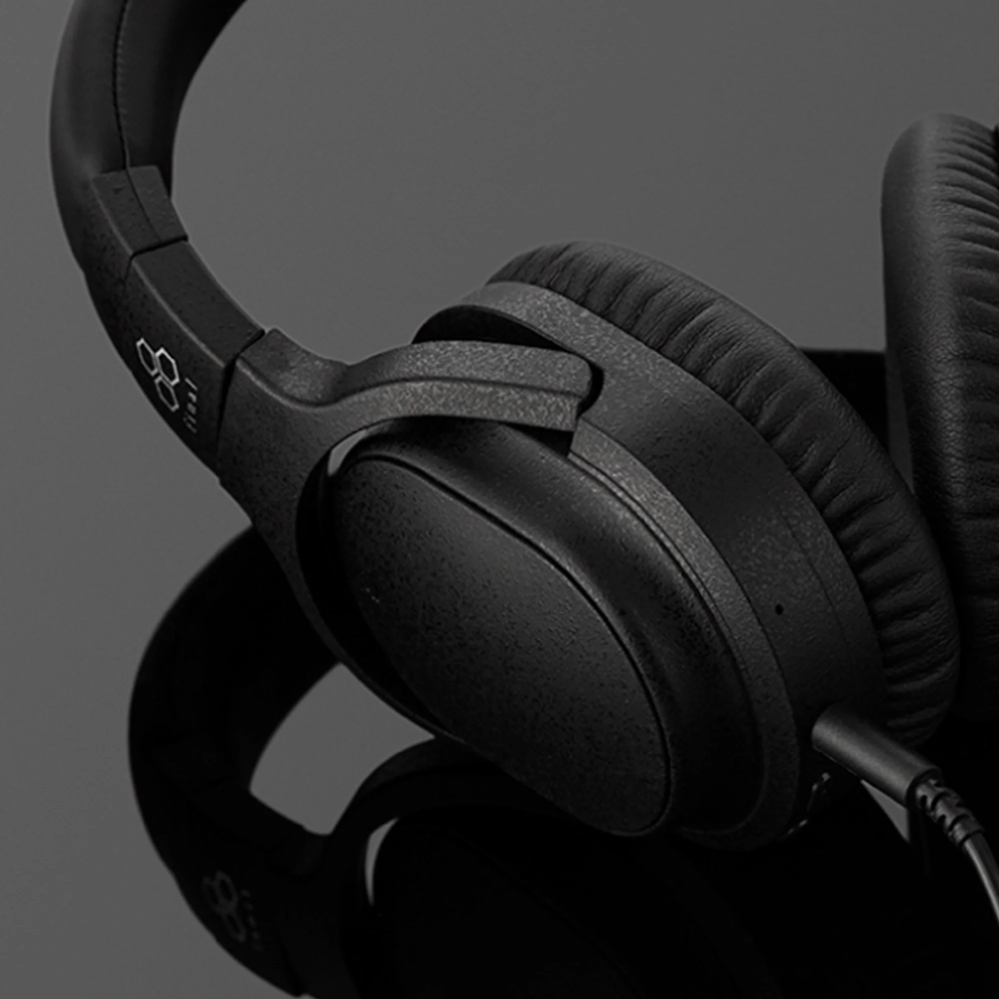 Final Audio UX3000 Wireless Noise Cancelling Headphones - GreshamTech
