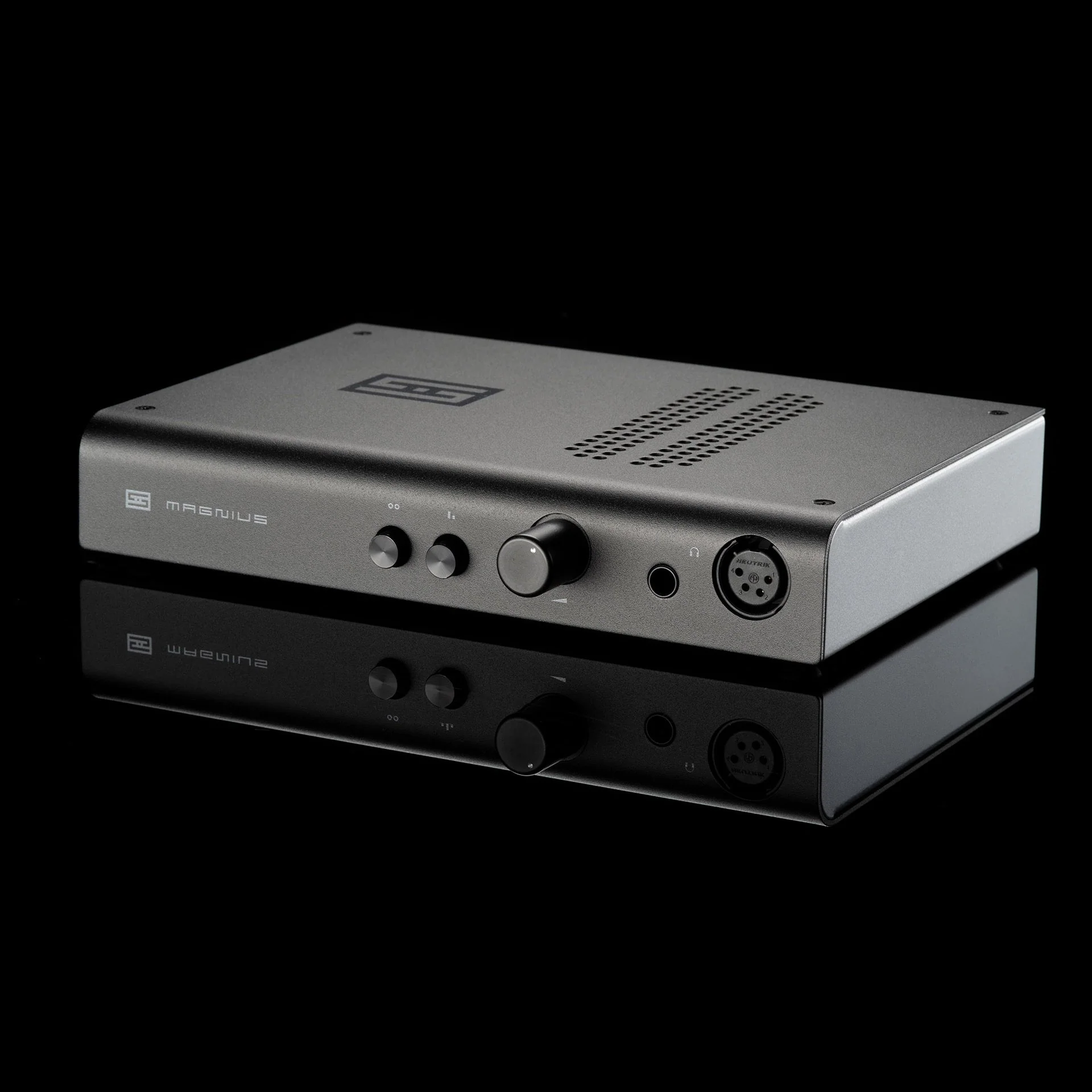 Schiit Audio Magnius Balanced Headphone Amplifier - GreshamTech