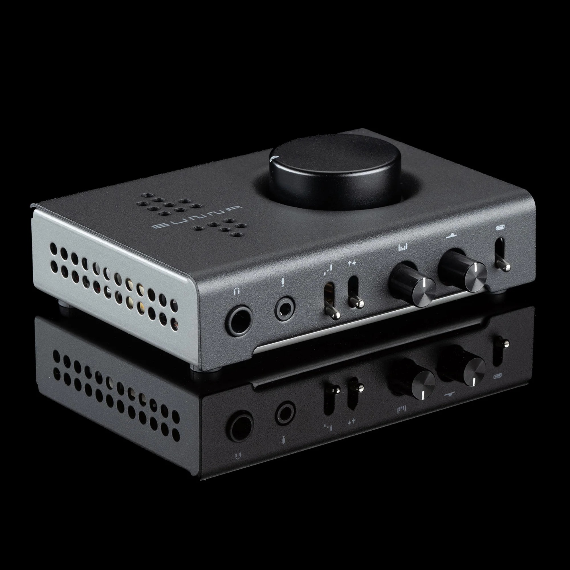 Schiit Audio Gunnr Gaming Headphone Amplifier & DAC - GreshamTech