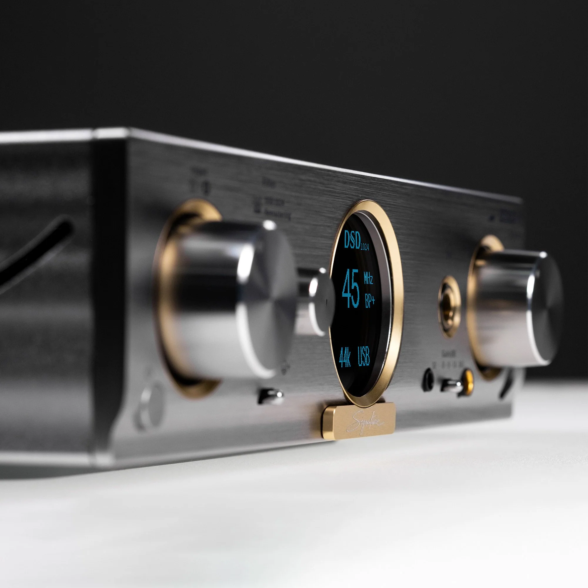 iFi audio Pro iDSD Signature DAC and Headphone Amplifier - GreshamTech