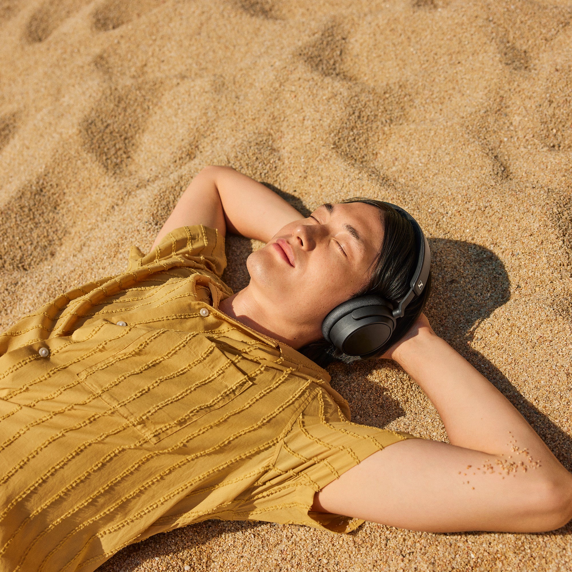 Sennheiser ACCENTUM Plus Wireless - GreshamTech