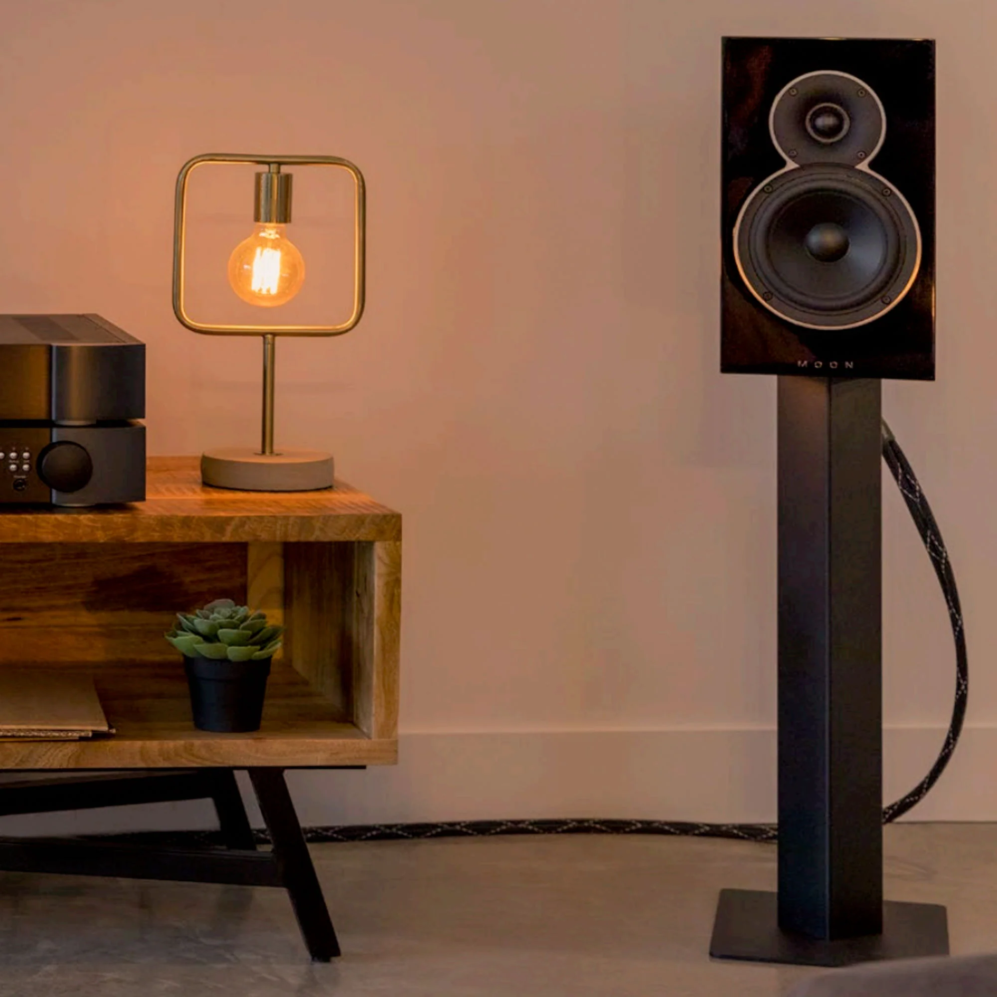 Simaudio MOON Voice 22 Speaker Stands Pair - GreshamTech