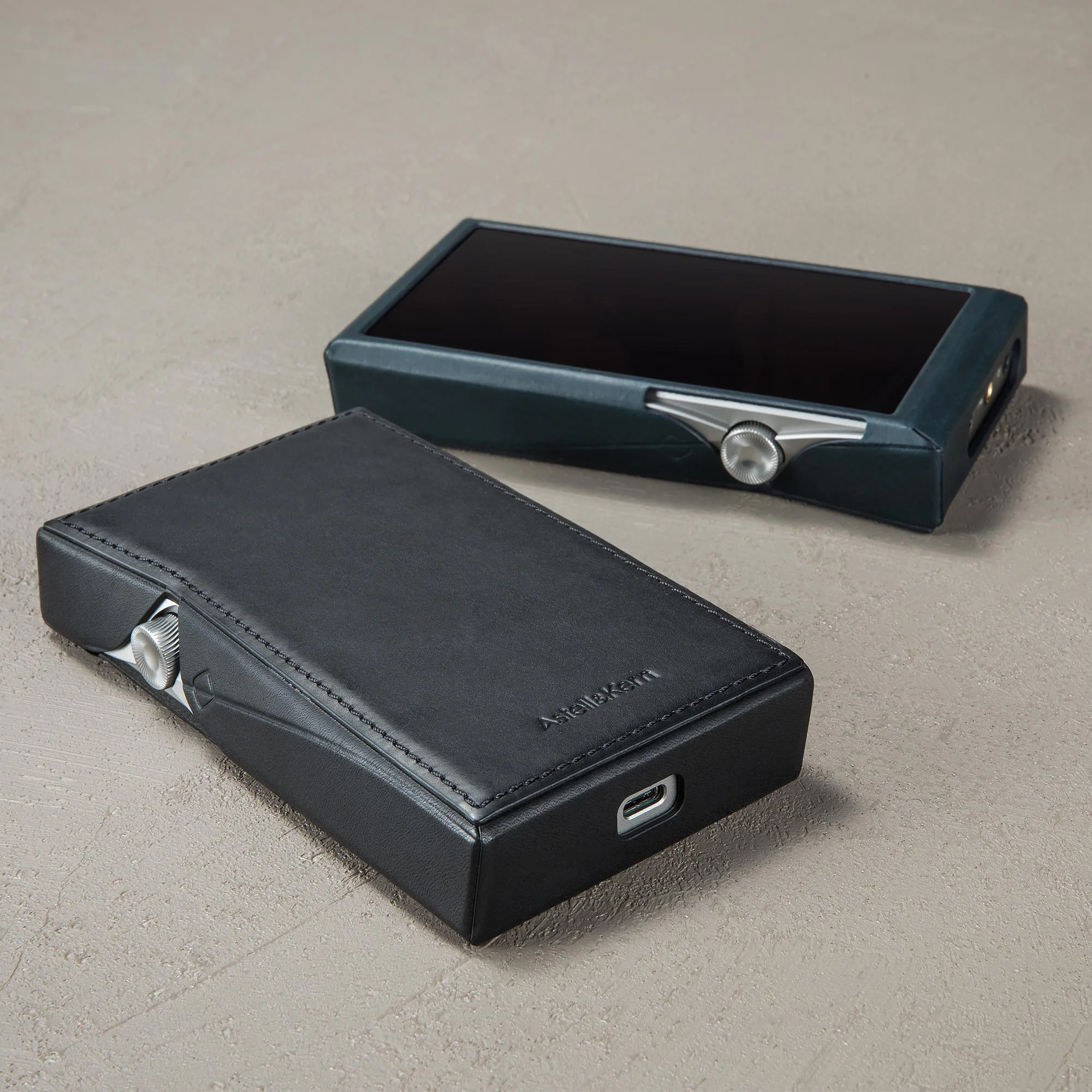 Astell&Kern SE180 Leather Case - GreshamTech