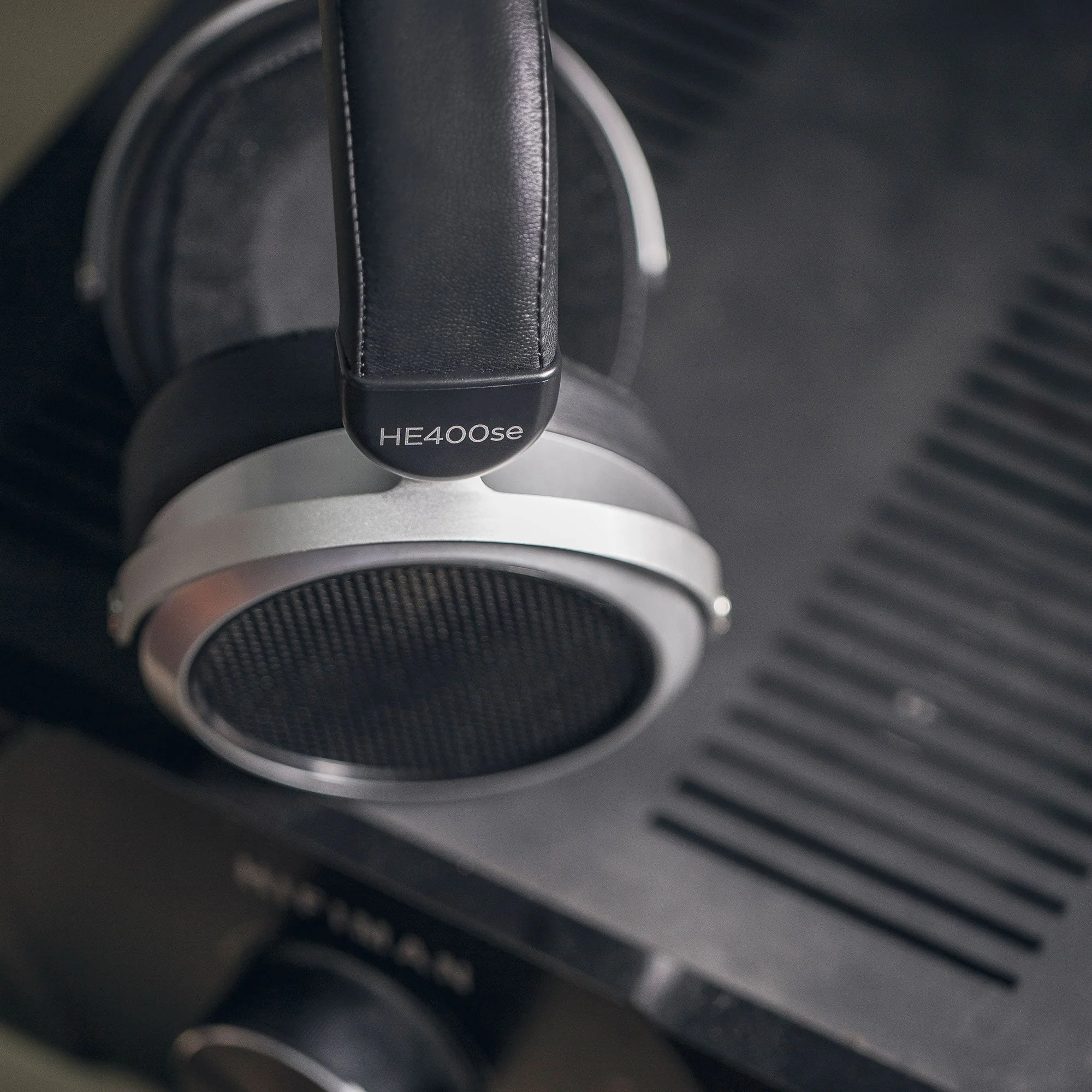 HIFIMAN HE-400SE V2 Planar Magnetic Headphones - GreshamTech