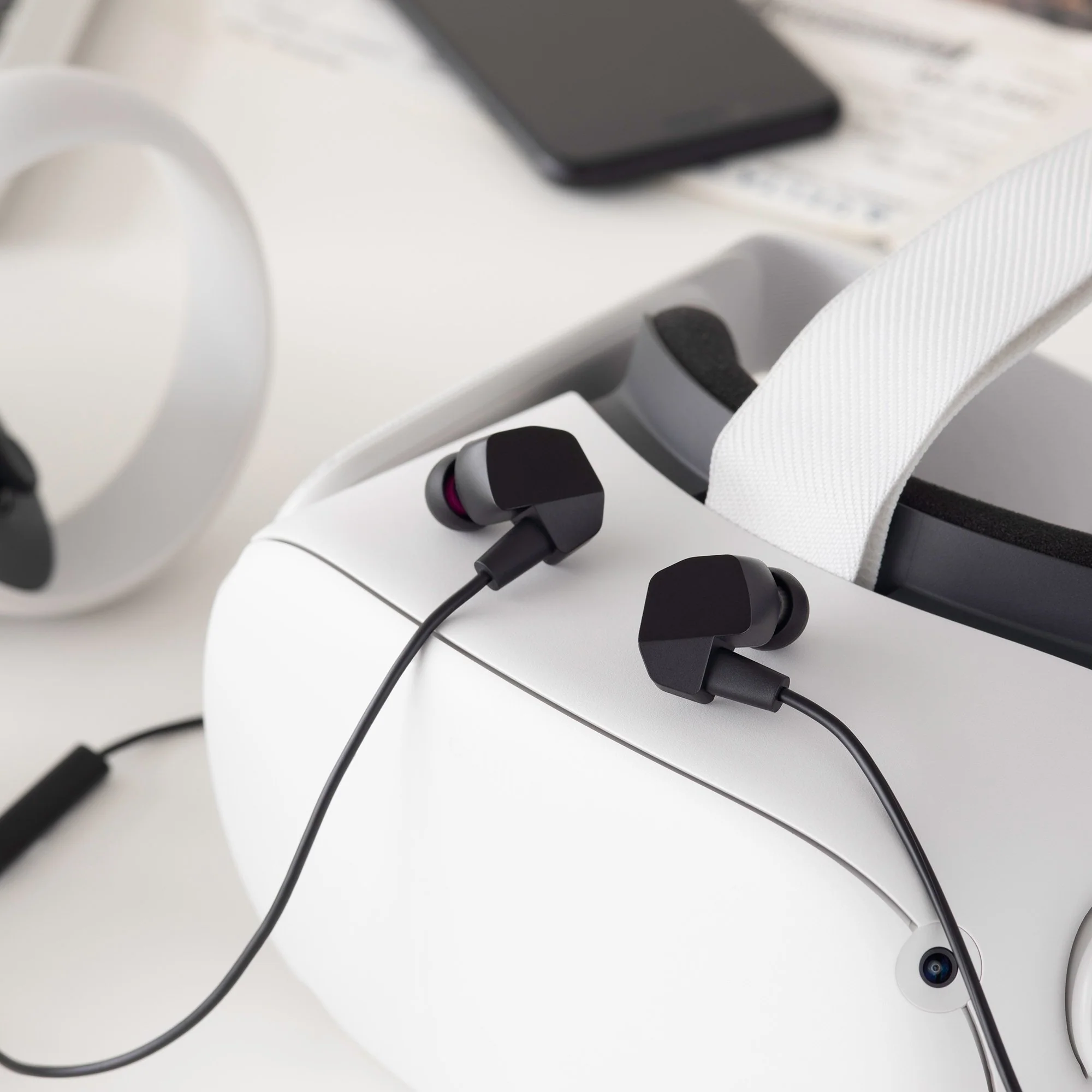 Final Audio VR3000 In-Ear Earphones - GreshamTech