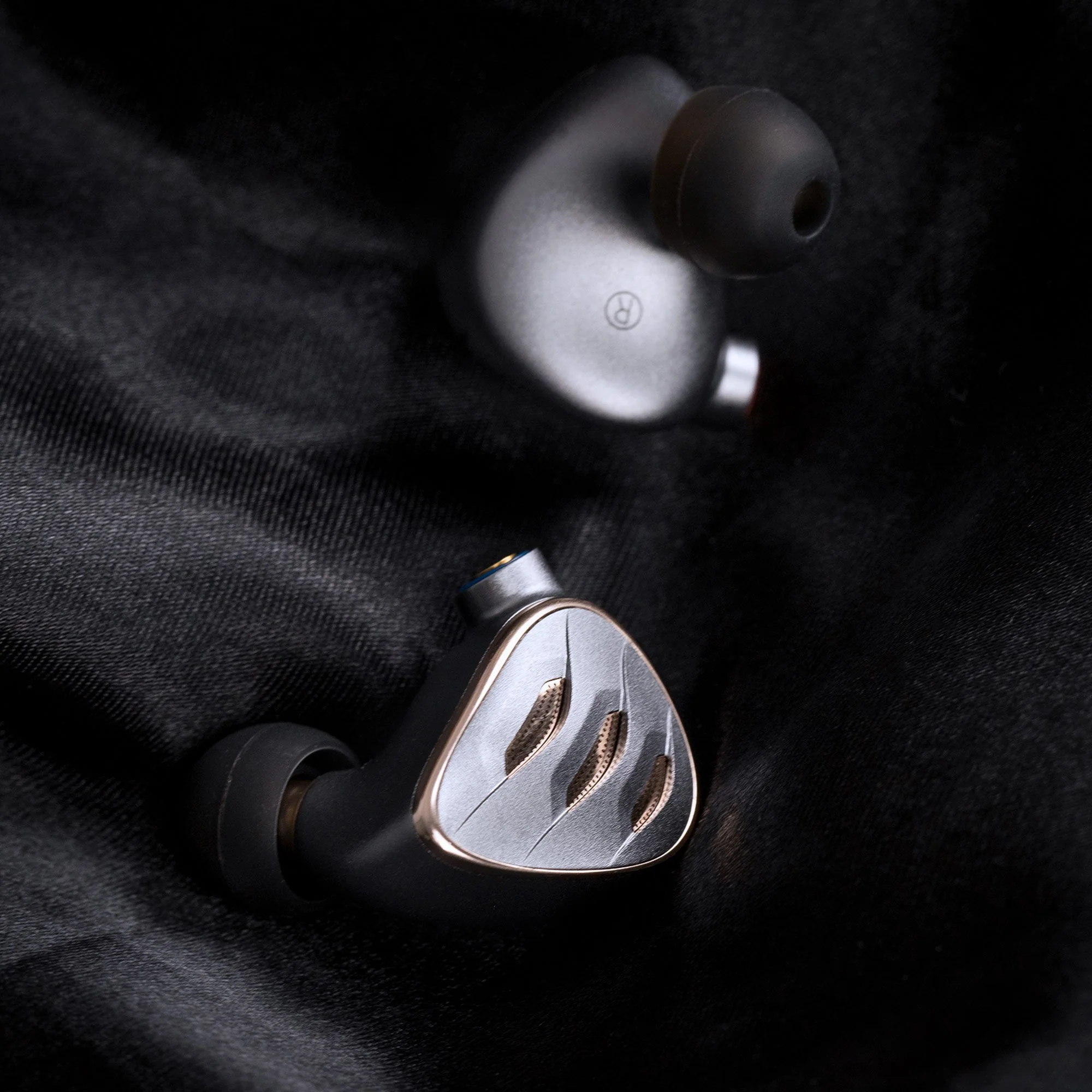 FiiO FH5s In Ear Headphones - GreshamTech
