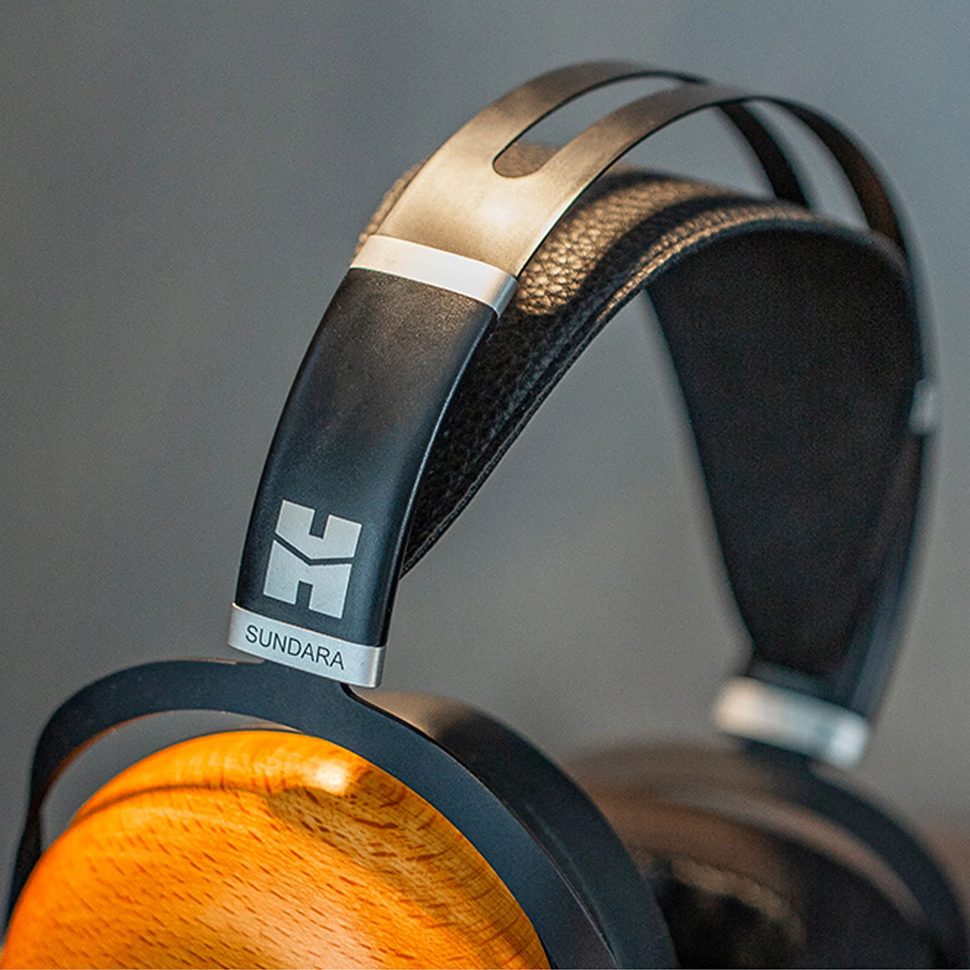 HIFIMAN Sundara Closed-Back Planar Headphones - GreshamTech