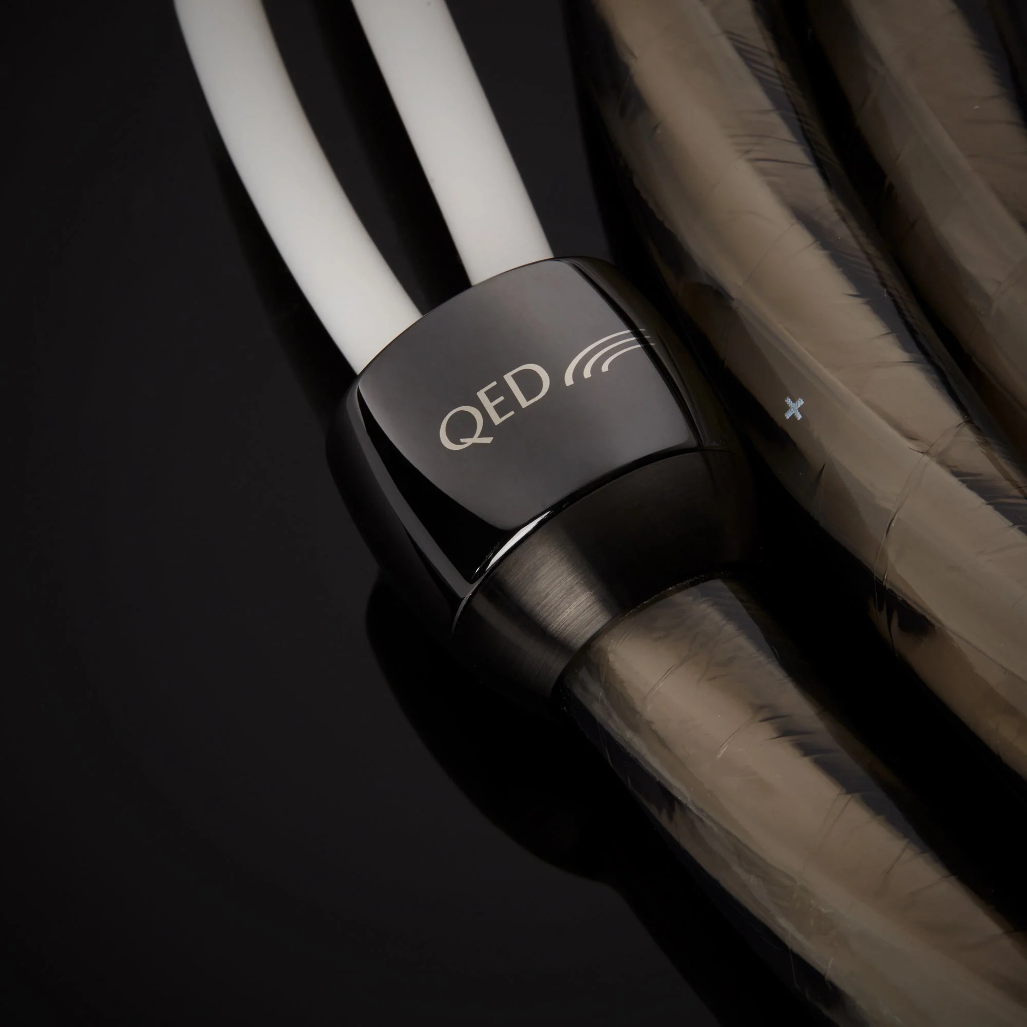 QED Supremus Zr Speaker Cable Banana Pair - GreshamTech