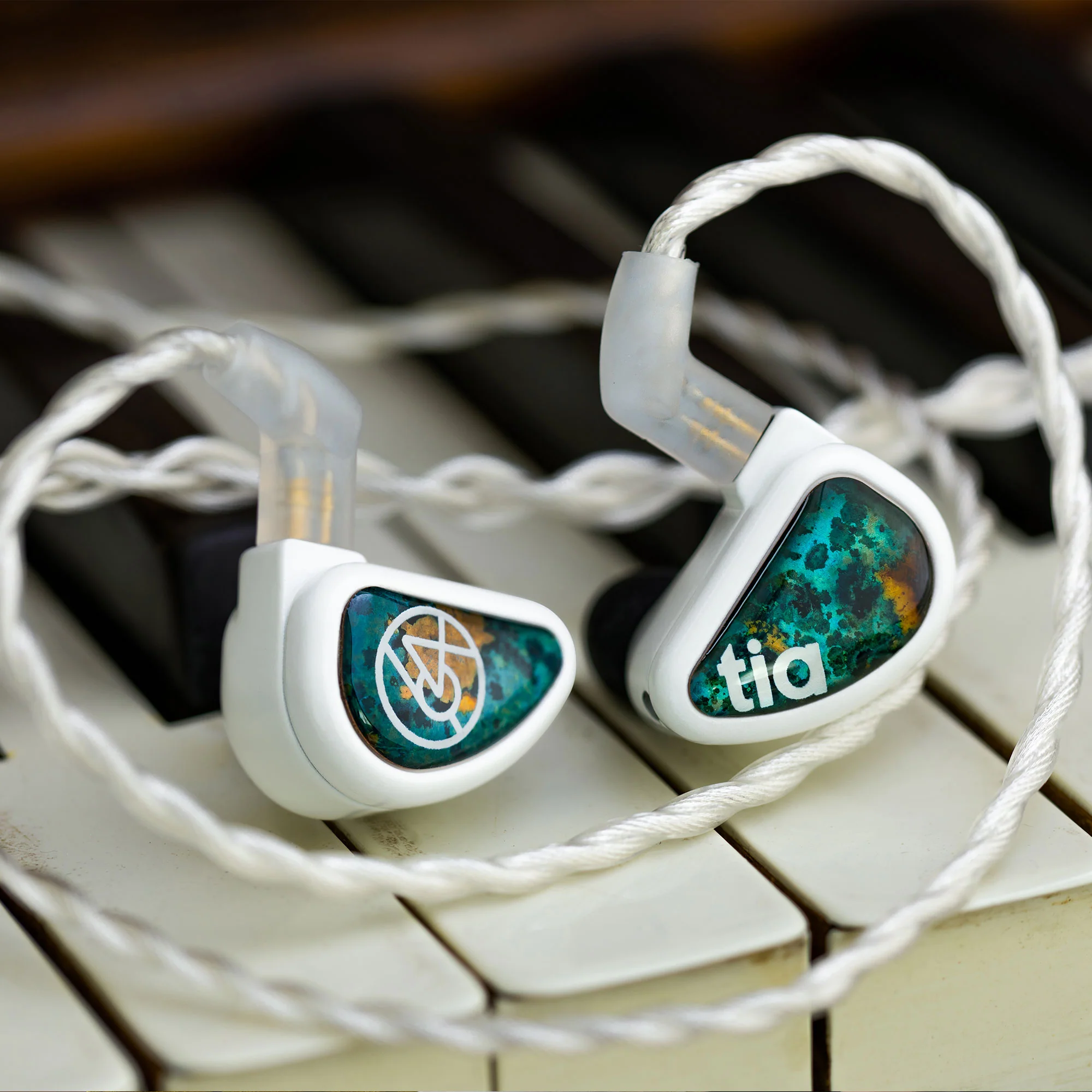 64 Audio Fourté Blanc Universal In-Ear Earphones - GreshamTech