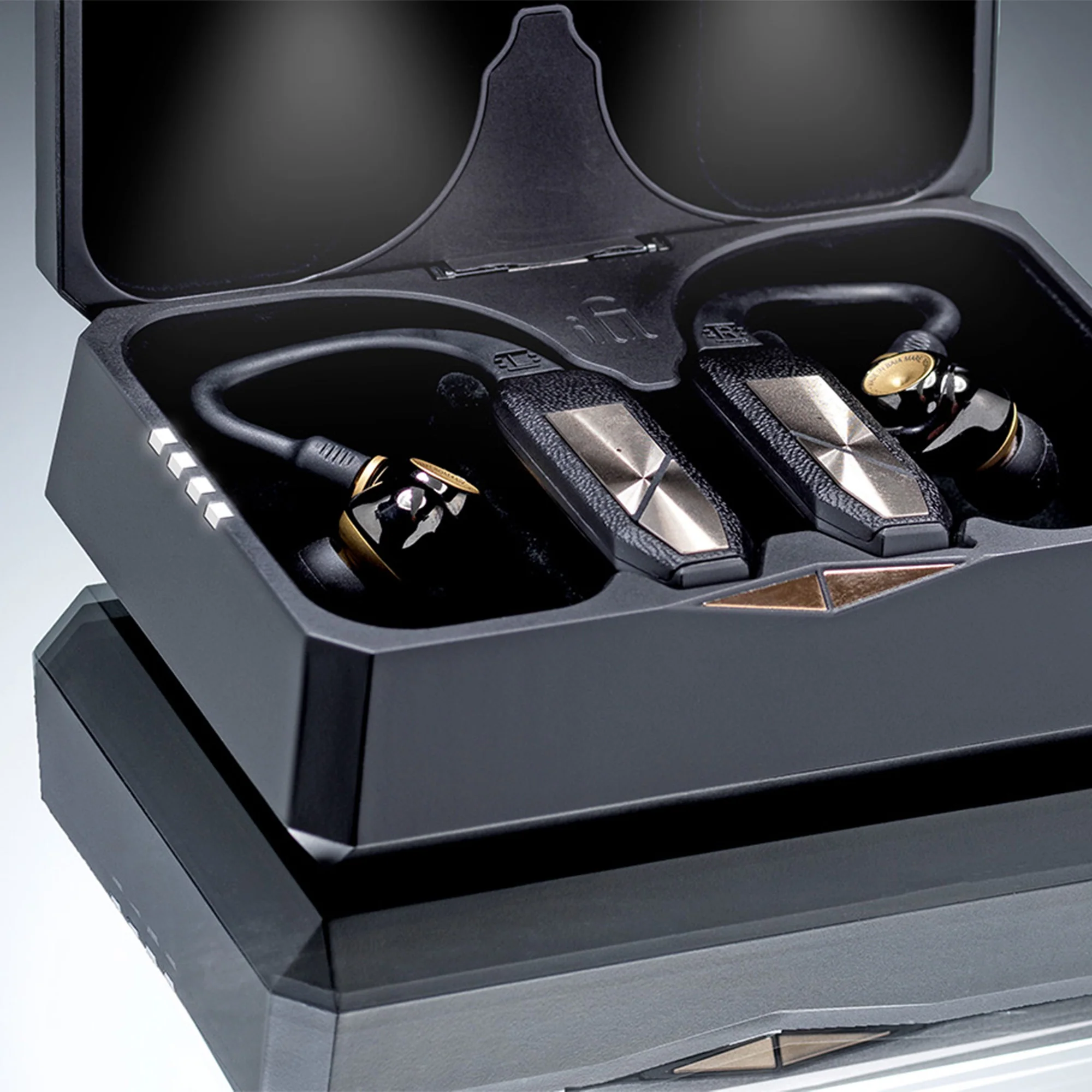 iFi GO Pod Bluetooth True Wireless Adapter - GreshamTech