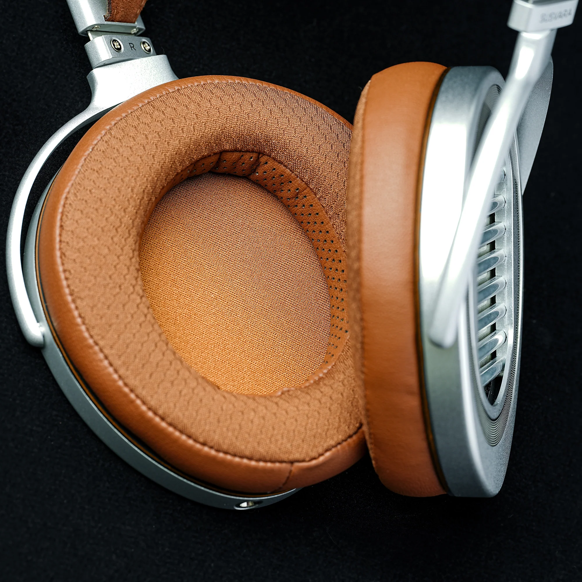 HiFiMAN Susvara Unveiled Planar Headphone - GreshamTech