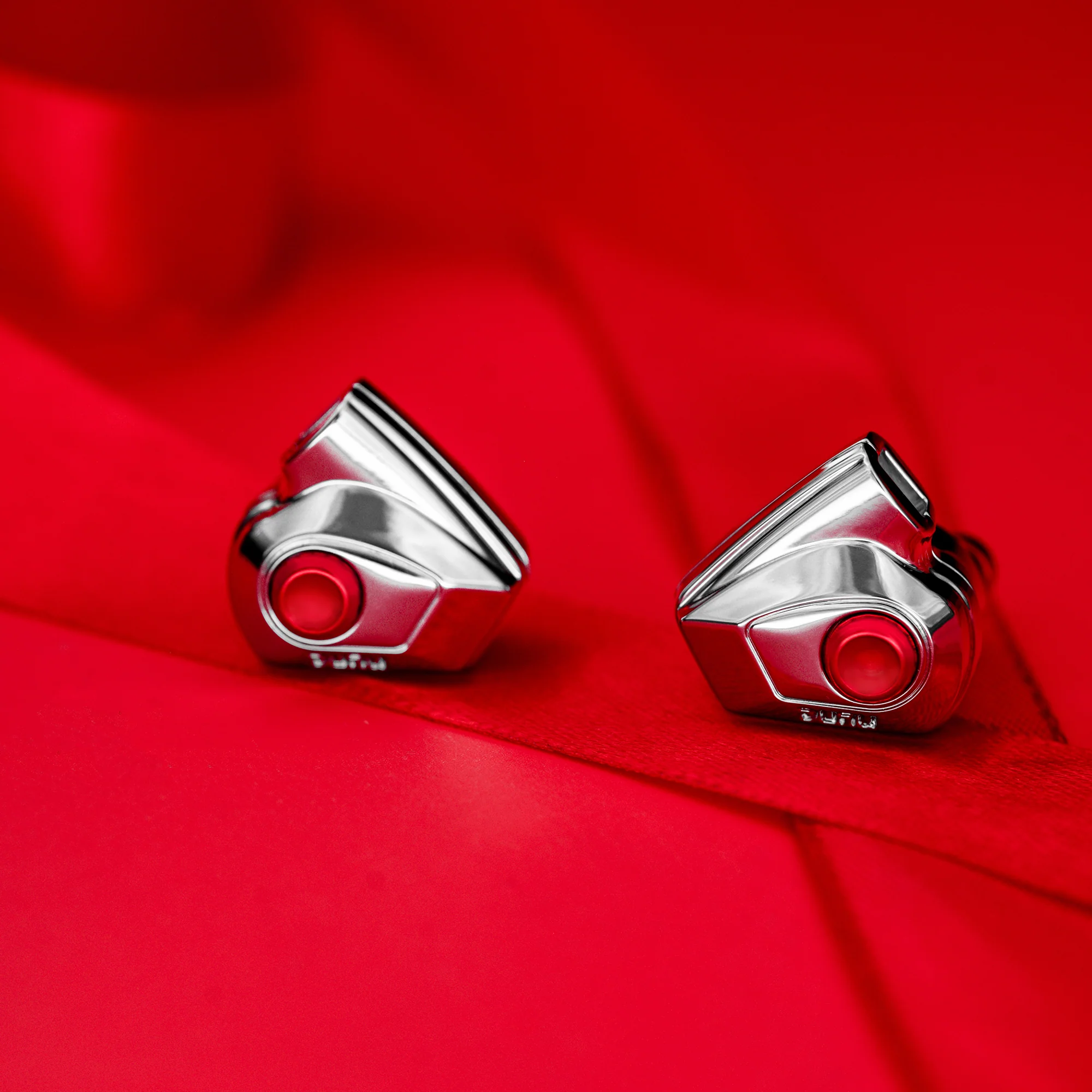 DUNU Titan S2 In-Ear Earphones - GreshamTech