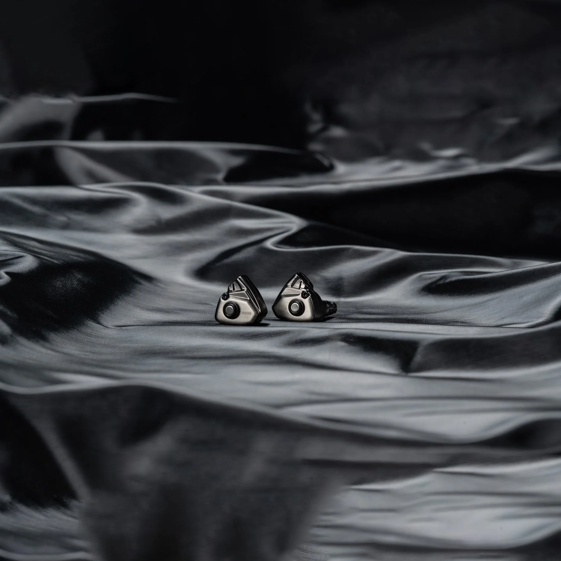 DUNU TITAN S Dynamic In-Ear Earphones - GreshamTech
