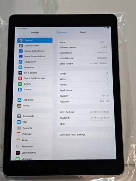 iPad Air 2 2014 64GB WIFI software bypassed (A1566 / 9.7'' inch) 0772 - GreshamTech