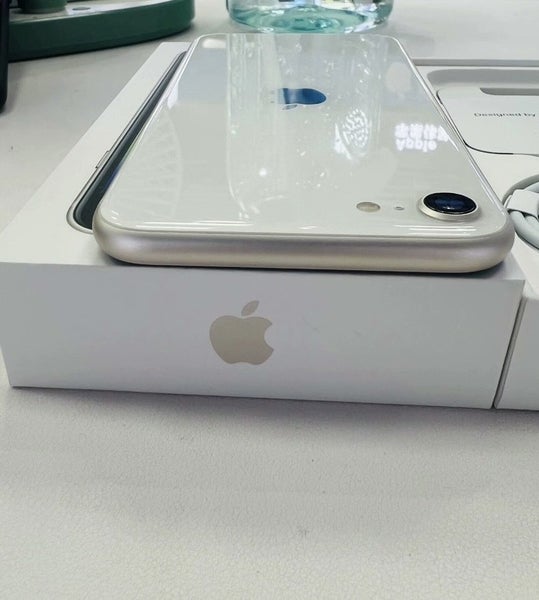 iPhone SE3 64GB Single Sim unlocked Good condition - GreshamTech