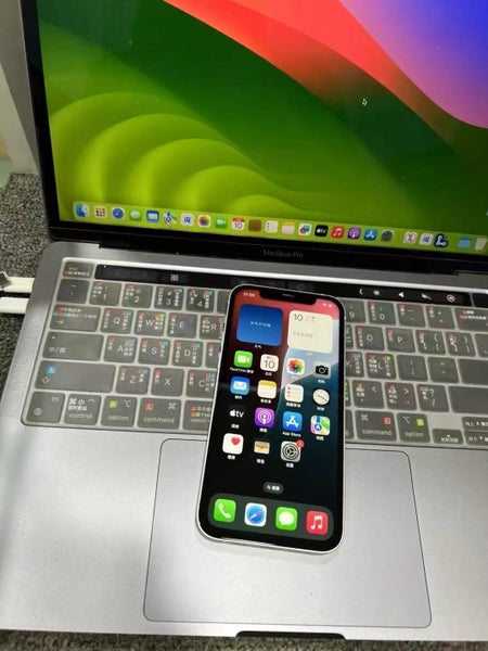 iPhone 12 128GB Dual Sim 5G unlocked Good condition - GreshamTech