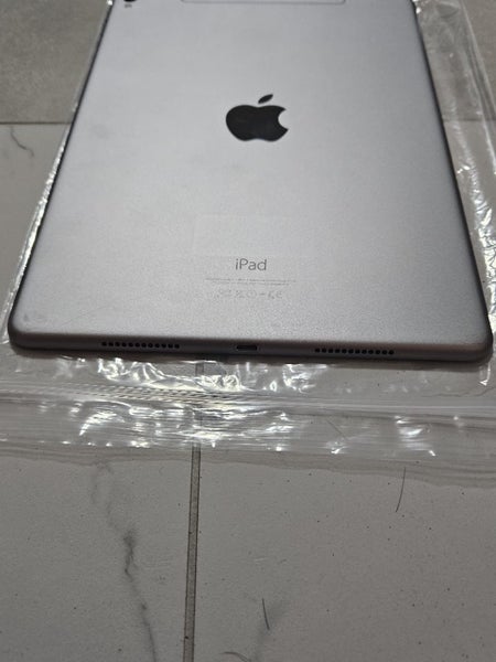 iPad Pro 9.7 128GB (A1674/ 2016 9.7inch) software bypassed 0661 - GreshamTech