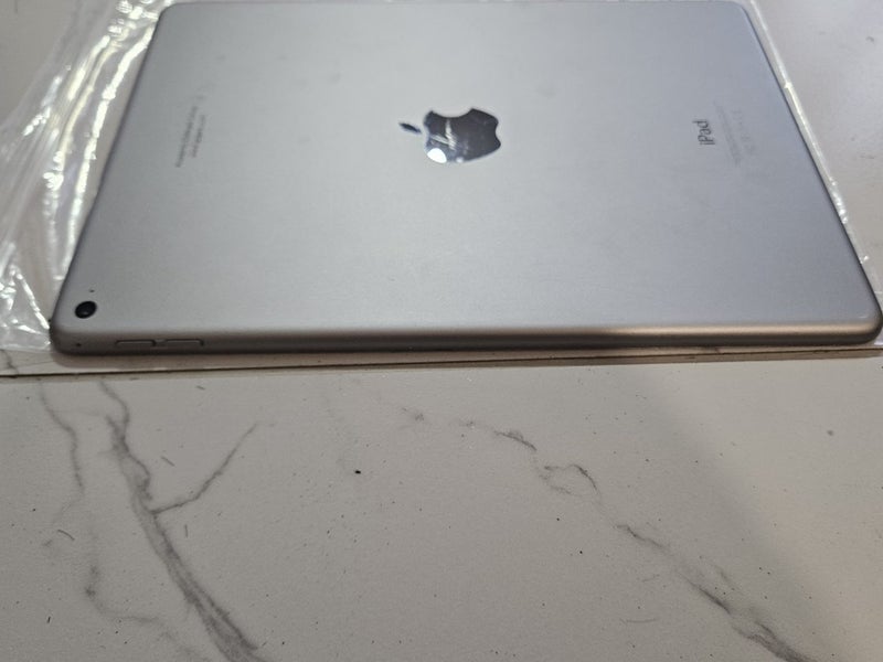 iPad Air 2 2014 64GB WIFI software bypassed (A1566 / 9.7'' inch) 0772 - GreshamTech