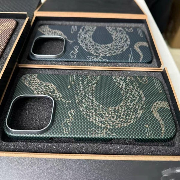 iPhone 16 Pro Max / 16Pro / 15 Pro Max / 15 Pro Case Real Carbon Fiber Magsafe - GreshamTech