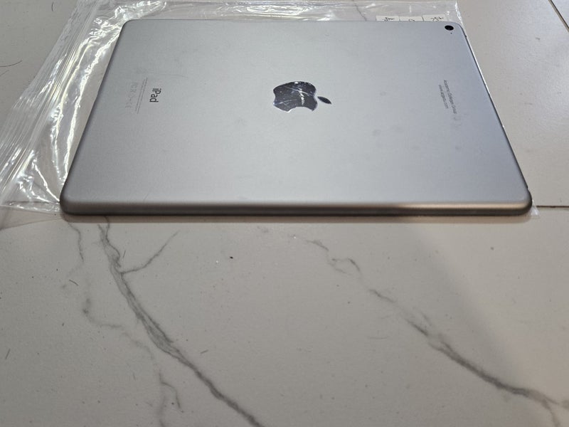 iPad Air 2 2014 64GB WIFI software bypassed (A1566 / 9.7'' inch) 0772 - GreshamTech